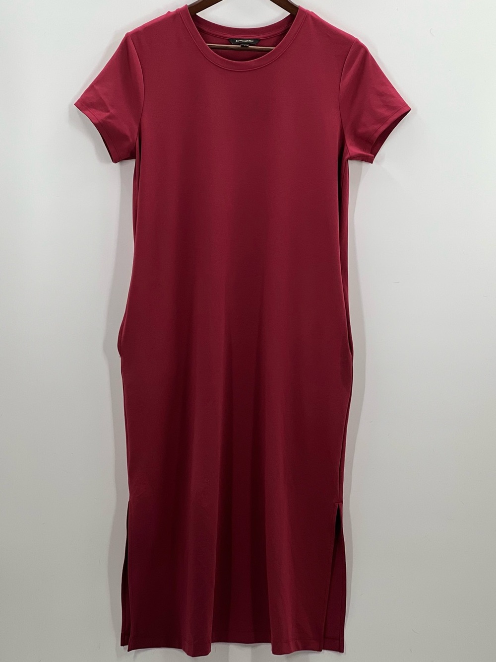 265 Banana Republic Short-Sleeve Midi Dress in Berry Red